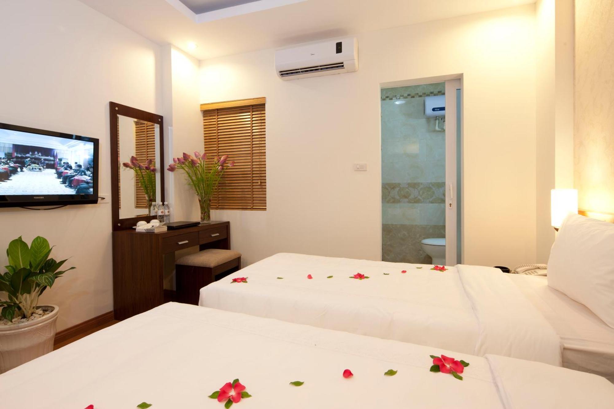 Rising Dragon Legend Hotel — Photos 2